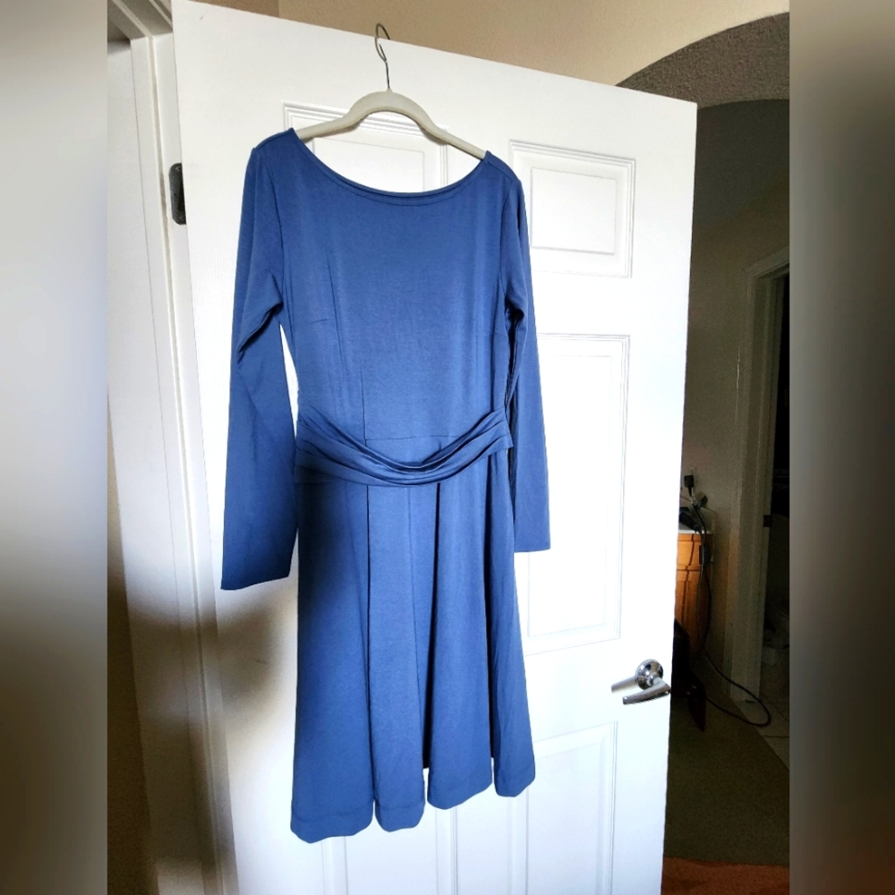 NEW Betabrand Long Sleeve Stretch Front Pocket A-line Dress Size Large Pew Blue
